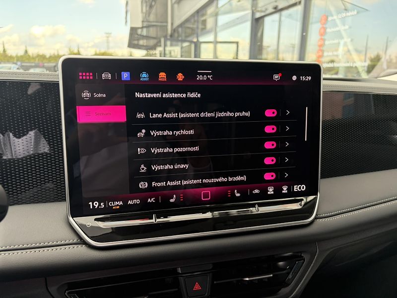 Volkswagen Tiguan 1.5TSi People 150kW eHybrid - fotka 20 z 20