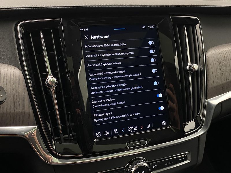 Volvo V90 CC B5 AWD BRIGHT PLUS AUT CZ - fotka 40 z 49