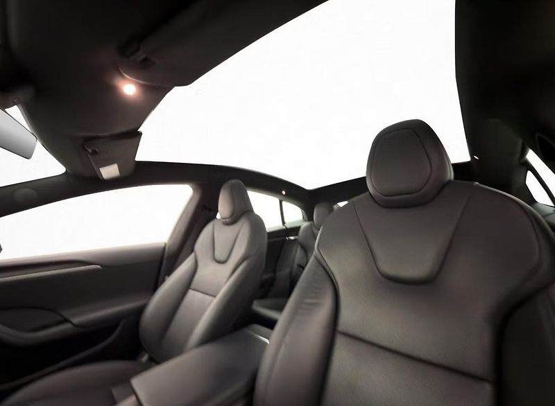 Tesla Model S LR AWD Vzduch Pano. Kam Yoke - fotka 9 z 35