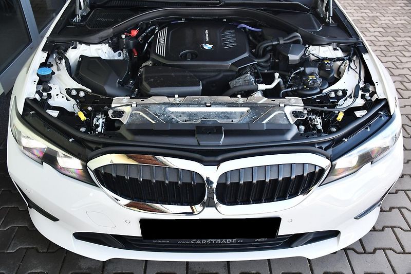 BMW Řada 3 320D xDrive 2xALU 1M ČR - fotka 37 z 38