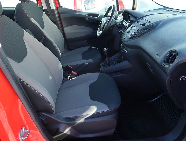 Ford Tourneo Courier (2019) Trend 1.0 EcoBoost, 5Míst, ČR - fotka 9 z 16