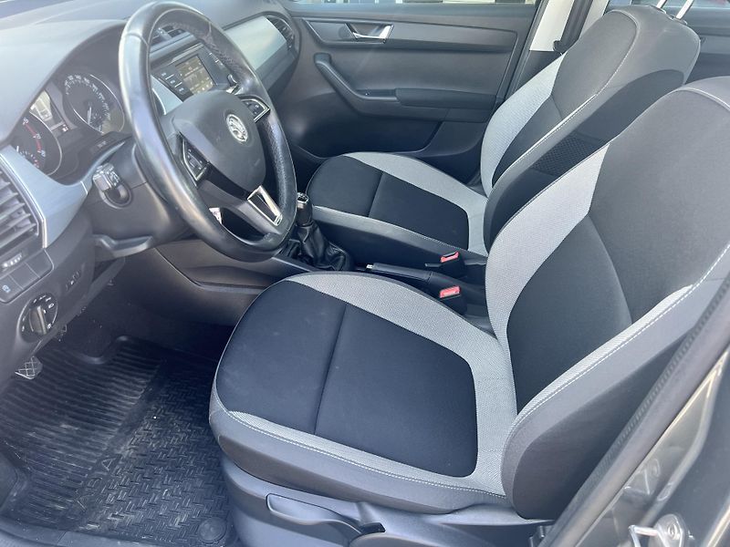 Škoda Fabia 1.0TSi 70kw TEMPOMAT TAŽNÉ ALU - fotka 9 z 44