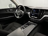 Volvo XC60 B4 AWD MOMENTUM AUT REZERVACE - náhled 25