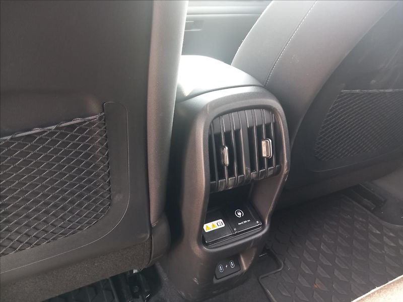 Hyundai Kona 0,0 EV PWR CZECH EDITION - fotka 19 z 22