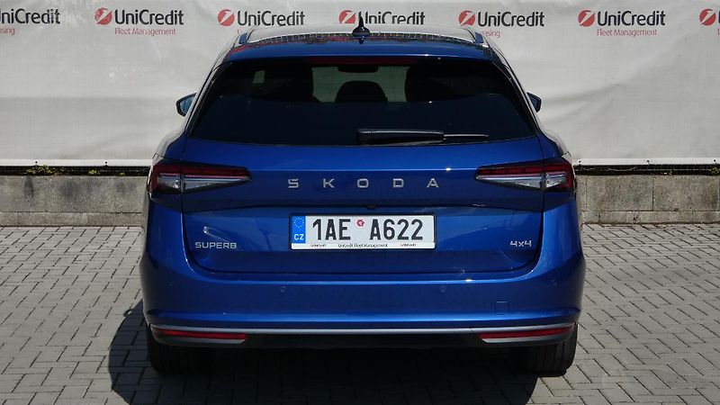 Škoda Superb 2.0 TDI 142kW 4x4 L&K Combi DS - fotka 4 z 27