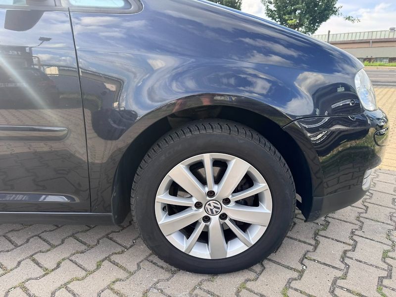 Volkswagen Touran (2005) 1,6 MPI 75 KW SPOJKA STK - fotka 17 z 48
