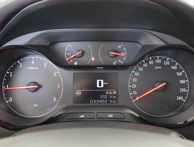 Opel Crossland X (2024) 1.2 Turbo, ČR,1.maj - fotka 11 z 20