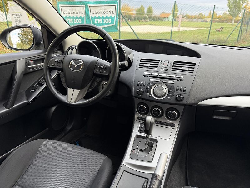 Mazda 3 2.0 Exclusive-Line AUTOMAT - fotka 25 z 33