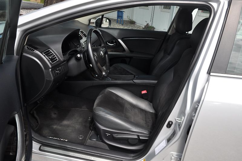 Toyota Avensis 1.8 Valvematic A/T Kůže - fotka 6 z 14