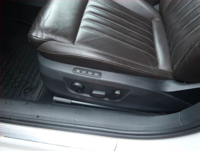 Škoda Superb (2017) Laurin&Klement 2.0 TDI 4x4 - fotka 17 z 22