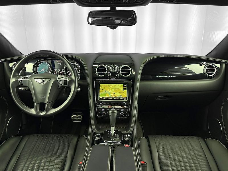 Bentley Continental GT V12 434 KW BREITLING - fotka 10 z 25