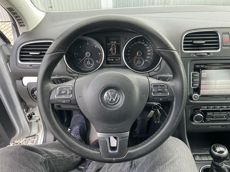 Volkswagen Golf 1.6TDi 105PS  6 HIGHLINE TOP!! - fotka 170 z 176