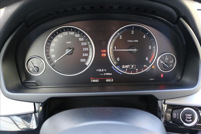 BMW X5 2,0 xDrive25d,ČR, 1. Majitel - fotka 22 z 59