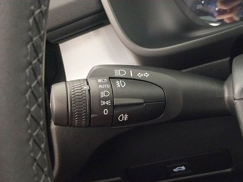 Volvo XC40 (2025) B3 - fotka 20 z 22