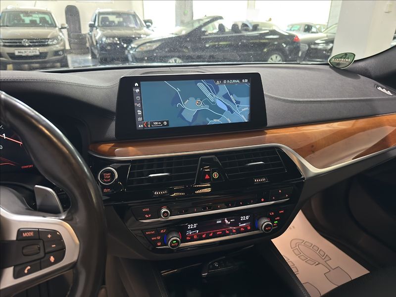BMW Řada 5 3,0   540i LUXURY M-PAKET HARM - fotka 15 z 40