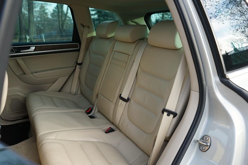 Volkswagen Touareg 180kW Pano 360 Matrix AdTempom - fotka 15 z 39