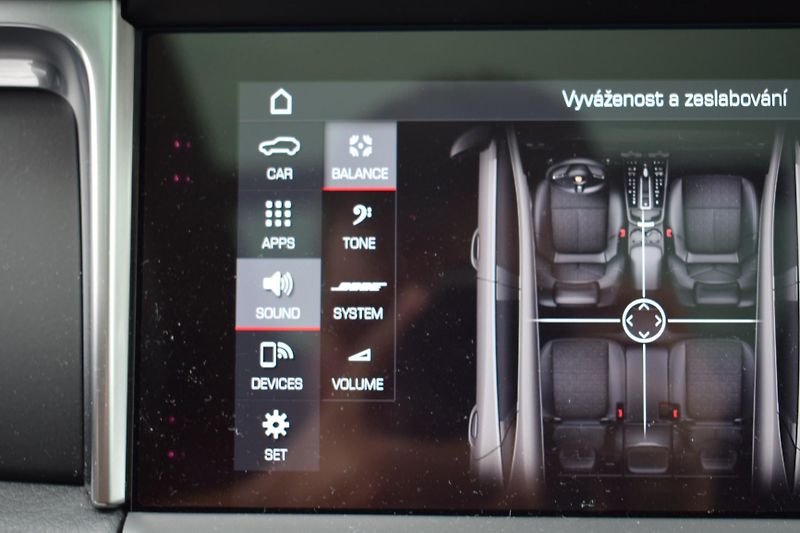 Porsche Macan (2023) T/Pano/KeyLess - fotka 39 z 42