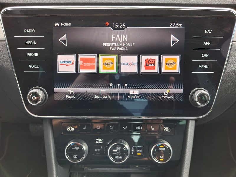 Škoda Superb (2019) Style Extra DSG 2,0TDi 140kW - fotka 18 z 35