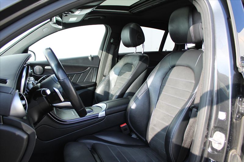 Mercedes-Benz GLC 300 4MATIC COUPE AMG 1.MAJ. ČR - fotka 9 z 32