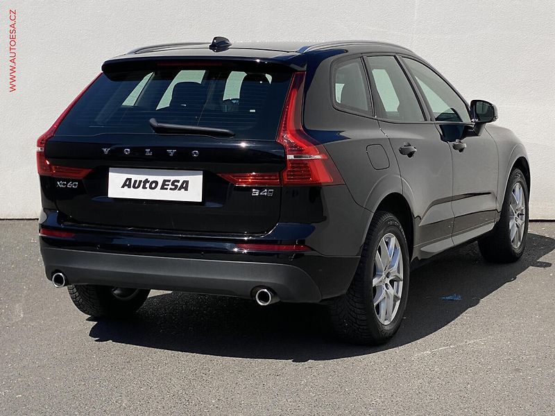 Volvo XC60 (2020) 2.0 D 4x4, ČR, servis.kniha - fotka 4 z 22