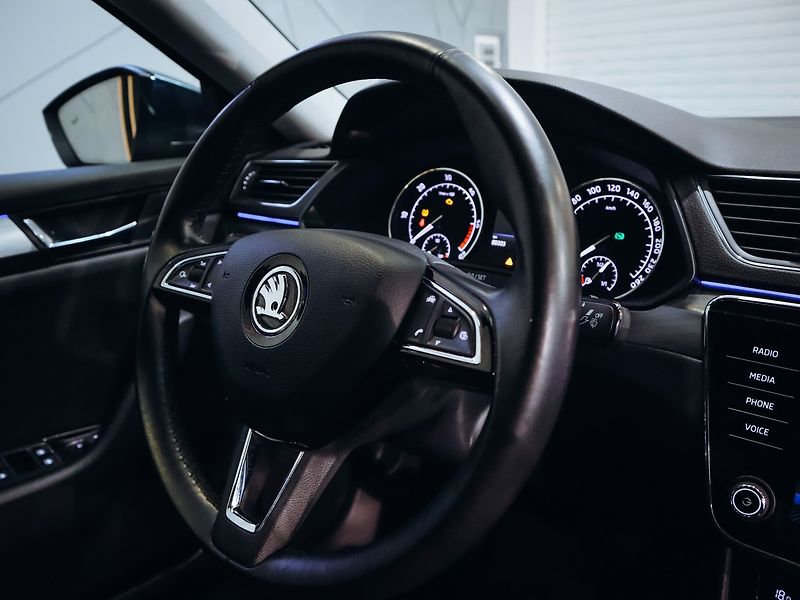 Škoda Superb 2.0TDI, Style DSG 110 kW - fotka 17 z 24