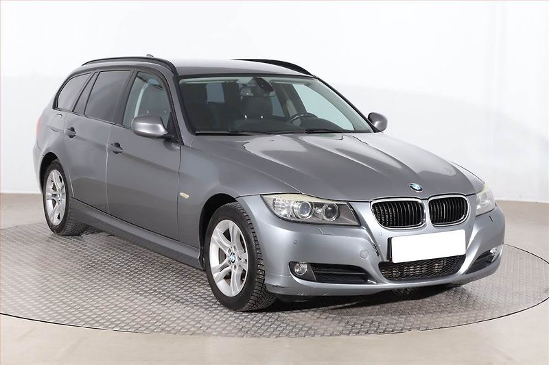 BMW Řada 3 (2010) 320 d xDrive, 4X4, Automat - fotografie inzerátu