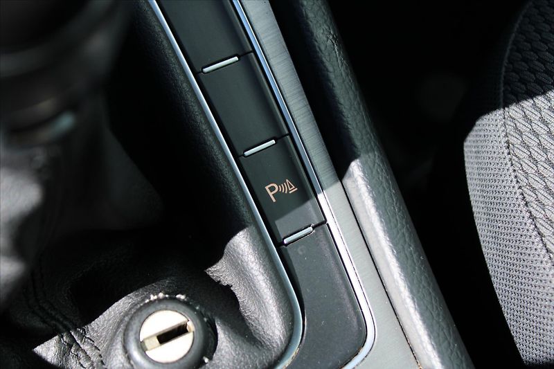 Volkswagen Golf 1.6 TDI 81kW BLUE MOTION ČR - fotka 18 z 23