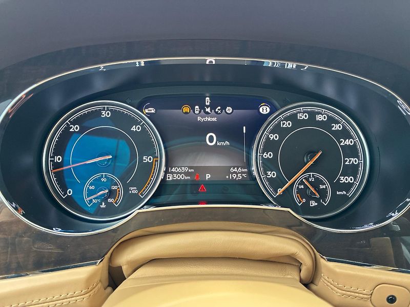 Bentley Bentayga Diesel - fotka 13 z 14