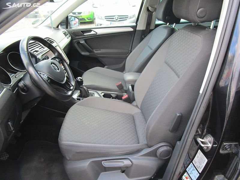 Volkswagen Tiguan 1,5TSI-96KW-NOVÁ STK+OLEJ - fotka 14 z 27