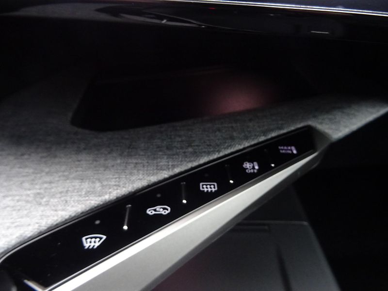 Peugeot 5008 (2026) GT Hybrid 145k e-DCS6 - fotka 26 z 56