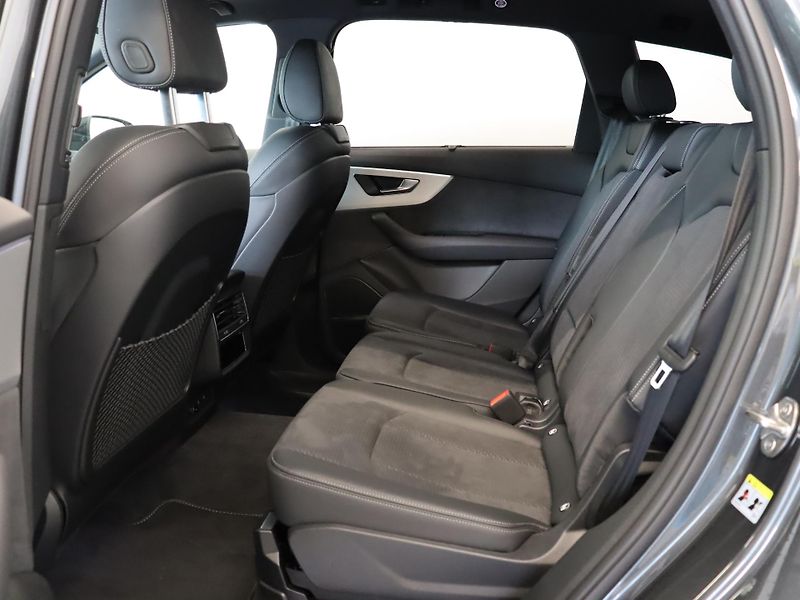 Audi Q7 Sline TDI quattro tiptronic - fotka 11 z 31