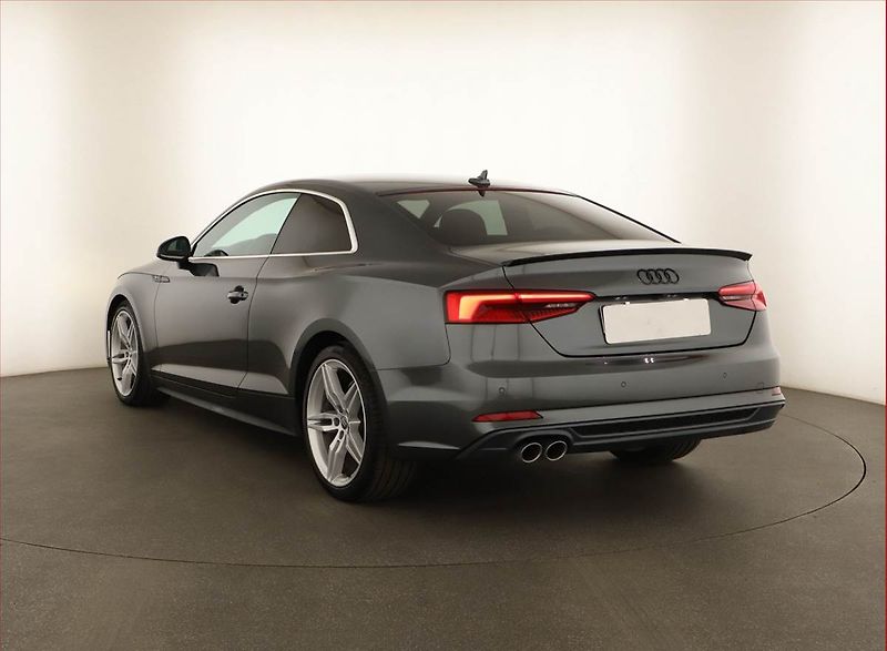 Audi A5 (2018) S-Line 3.0 TDI - fotka 4 z 19