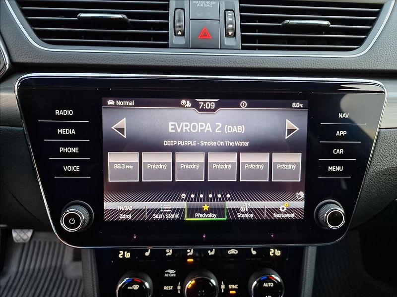 Škoda Superb 2.0 TDI 110kW Style,ČR,1.Maj. - fotka 32 z 50