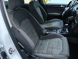 Volkswagen Golf (2017) Highline 2.0 TDI, Automat - náhled 9