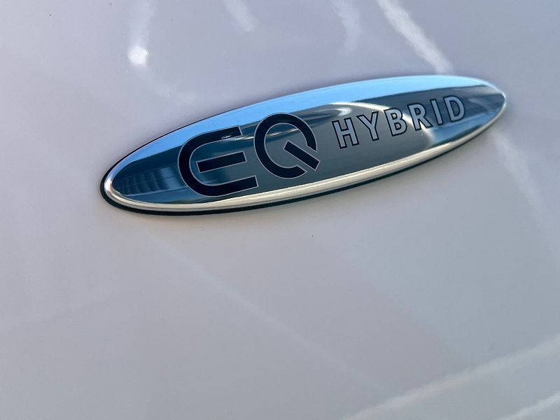 Mercedes-Benz Třídy E (2025) 300 de 4MATIC kombi s EQ - fotka 11 z 35