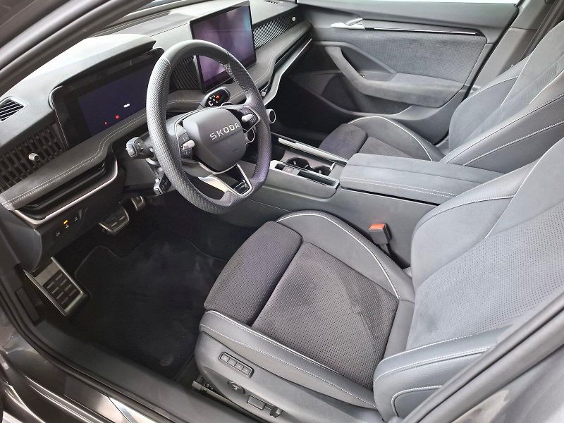 Škoda Superb (2025) SPORTLINE 110/2.0 A7A - fotka 10 z 28