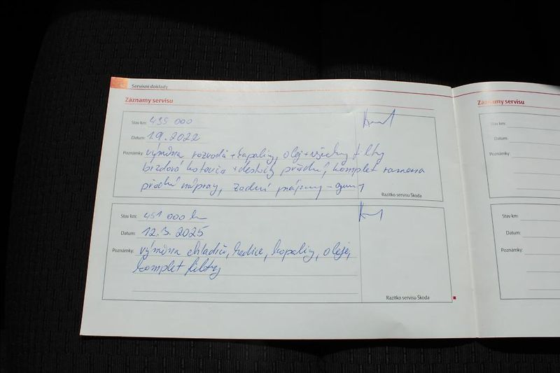 Škoda Superb 2,0 TDi  4 x 4, DIG.KLIMA, ČR - fotka 31 z 38