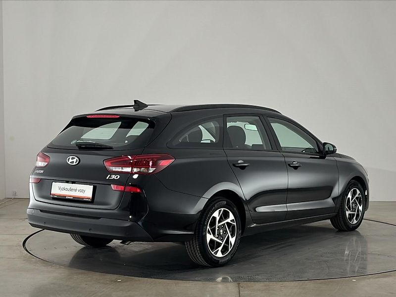 Hyundai i30 Smart DCT - fotka 2 z 26