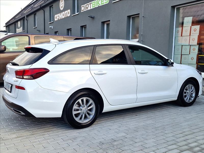 Hyundai i30 1.0 T-GDI Comfort,ČR,1.Maj. - fotka 11 z 50