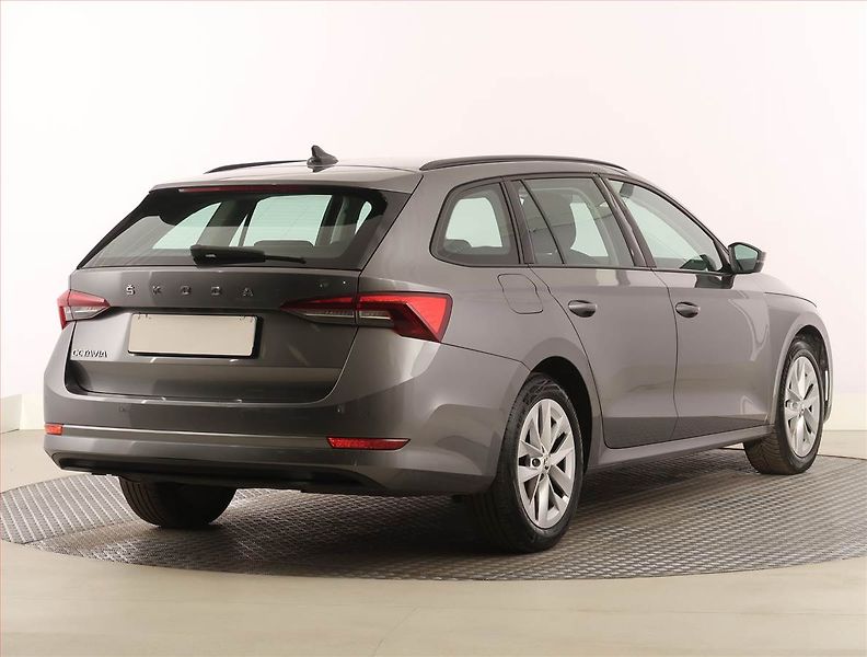 Škoda Octavia (2023) Ambition 2.0 TDI, Automat - fotka 5 z 23