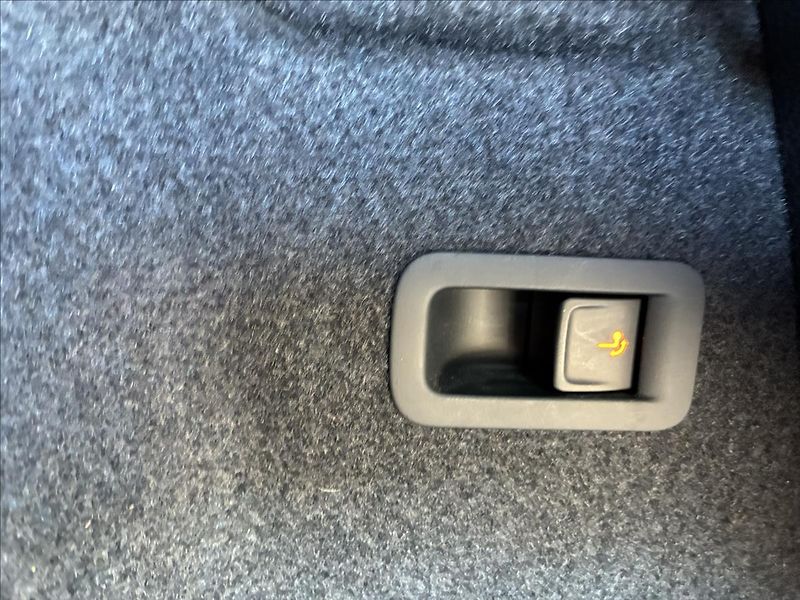 Seat Ateca 2,0 TDI TAŽNÉ,KAMERA,KŮŽE - fotka 15 z 35