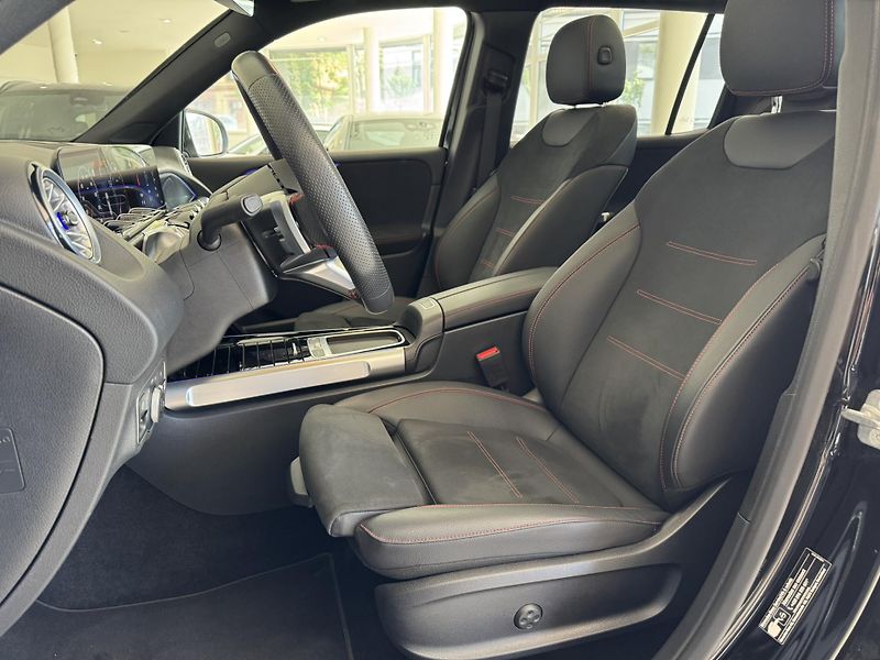 Mercedes-Benz GLB (2024) 200d 4M/AMGPREMIUMPLUS/HUD/360 - fotka 11 z 20