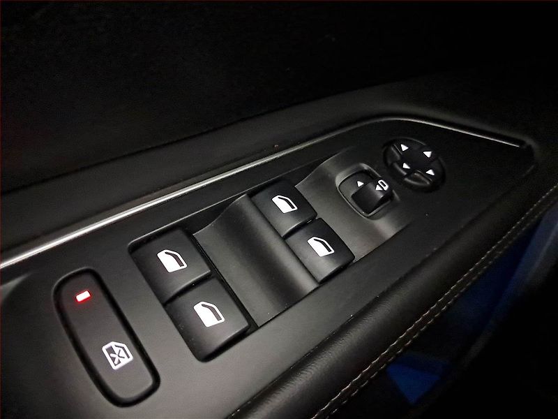 Peugeot 5008 (2017) 1.6 BlueHDi, Automat, 7 míst - fotka 16 z 17