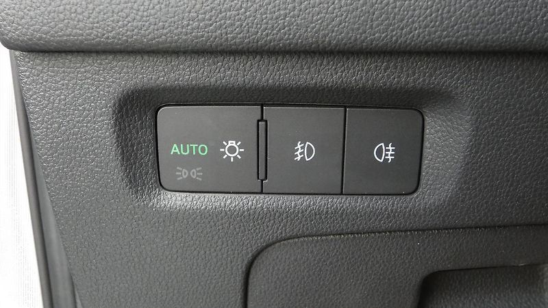 Škoda Octavia 2,0 TDI DSG Style 110 kW - fotka 10 z 23