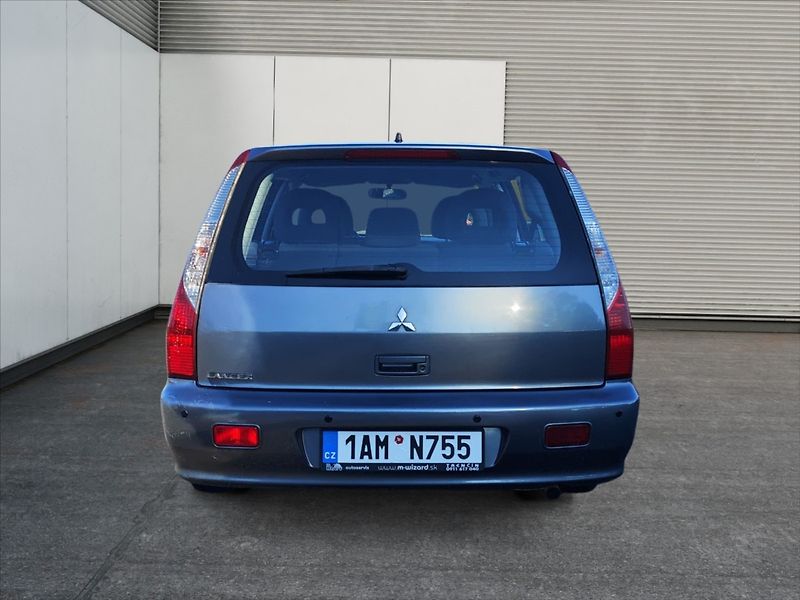 Mitsubishi Lancer 1,6 i - fotka 4 z 11