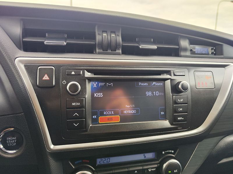 Toyota Auris 1.33 Dual VVT-i/73kW Active - fotka 15 z 28