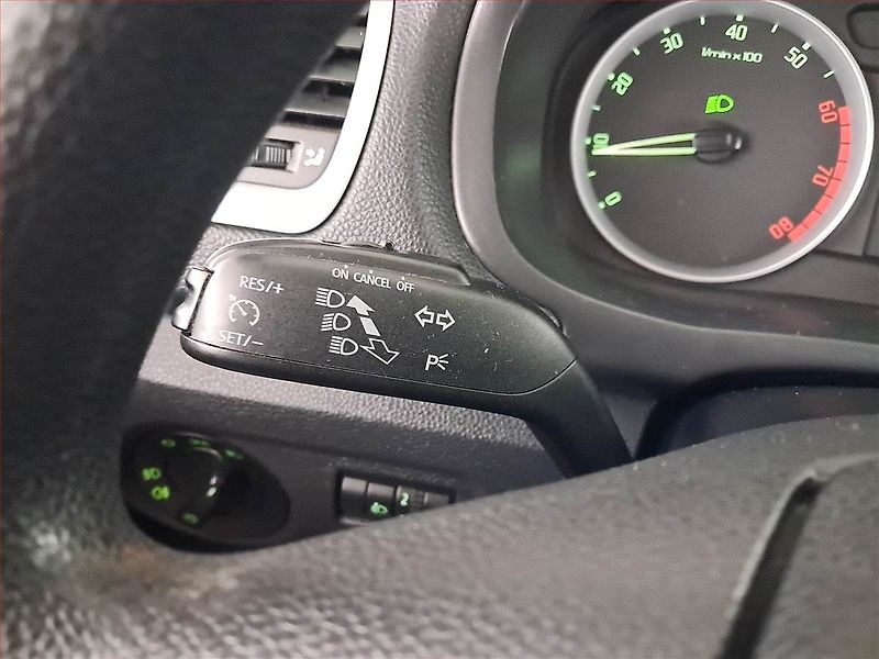 Škoda Fabia (2009) 1.4 16V, nová STK - fotka 16 z 17