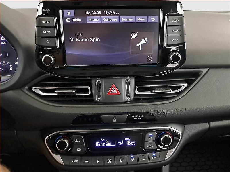 Hyundai i30 (2023) Smart 1.0 T-GDI - fotka 12 z 17