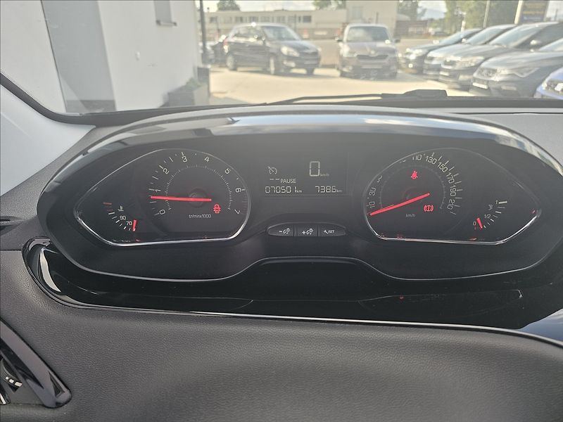 Peugeot 208 1,2 i Actice klima - fotka 15 z 40
