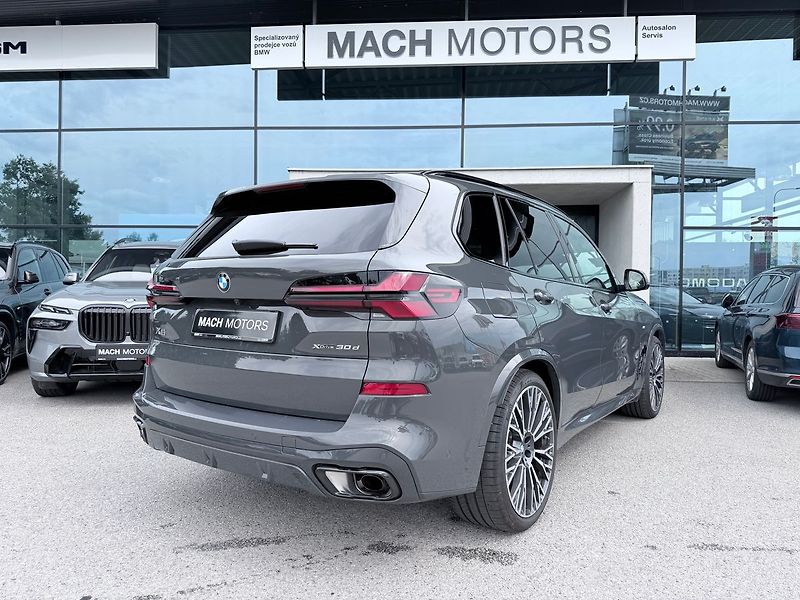BMW X5 30xD Vzduch Nezávislé Tažné - fotka 8 z 35